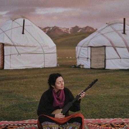 Отель Zalkar Yurt Camp Song-Kul Экстерьер фото