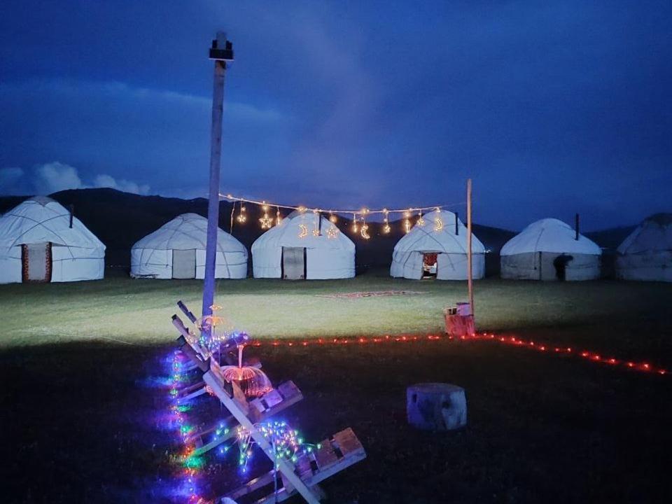 Отель Zalkar Yurt Camp Song-Kul Экстерьер фото