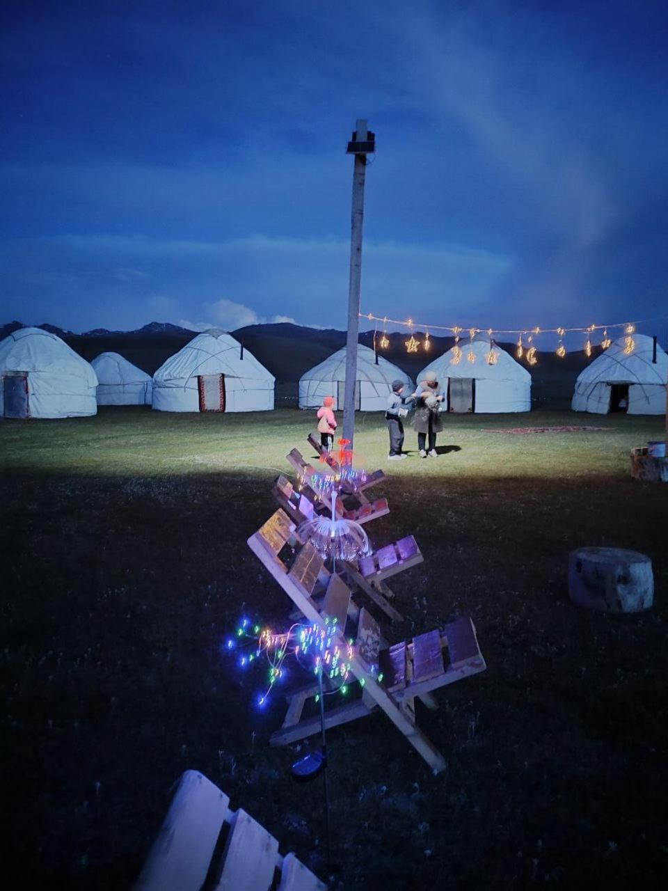 Отель Zalkar Yurt Camp Song-Kul Экстерьер фото