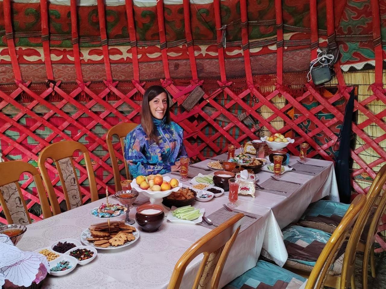 Отель Zalkar Yurt Camp Song-Kul Экстерьер фото
