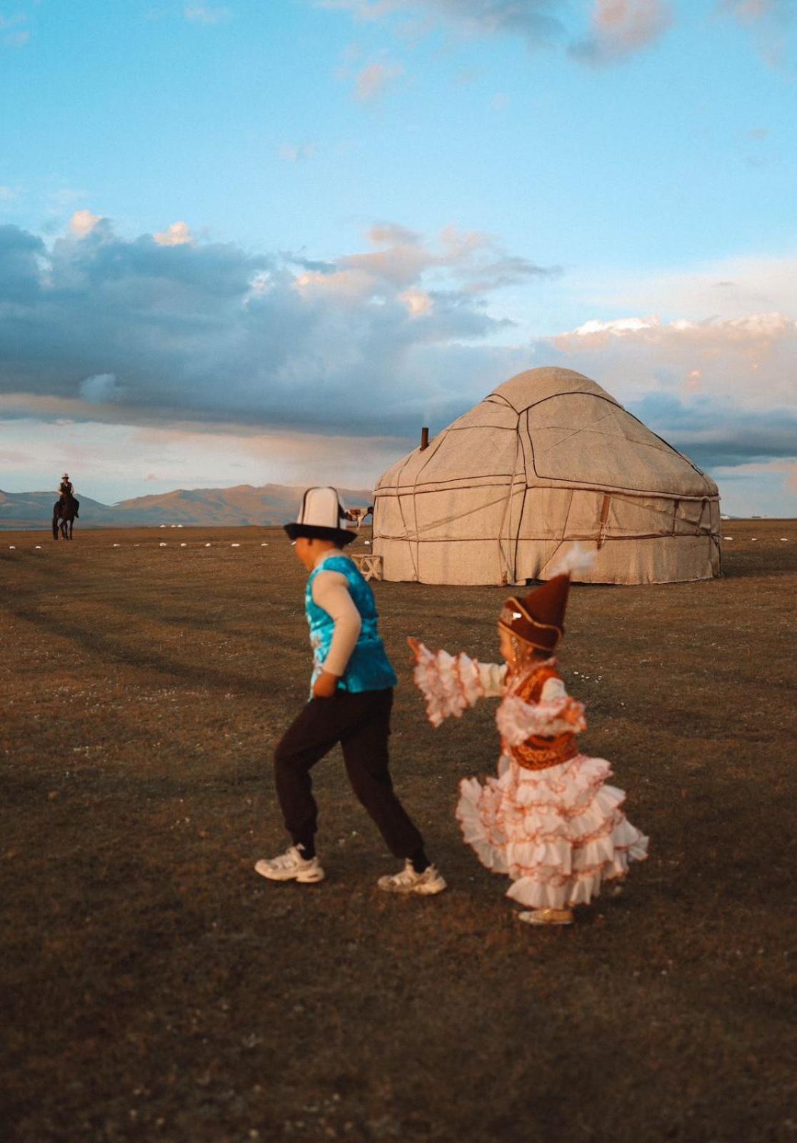 Отель Zalkar Yurt Camp Song-Kul Экстерьер фото